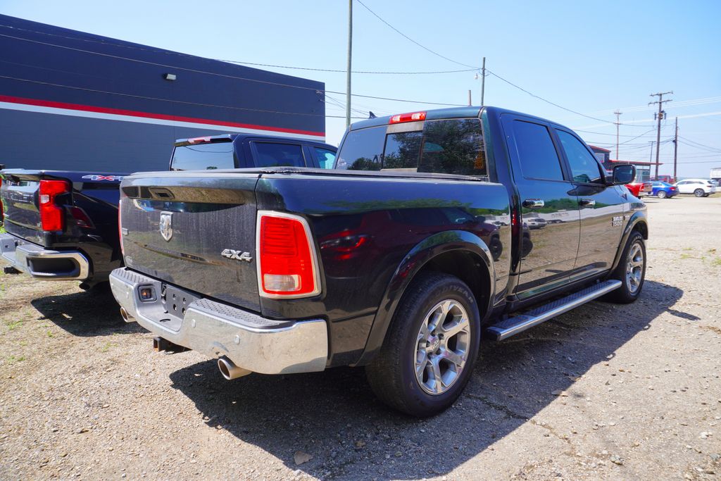2017 Ram 1500 Laramie photo 3