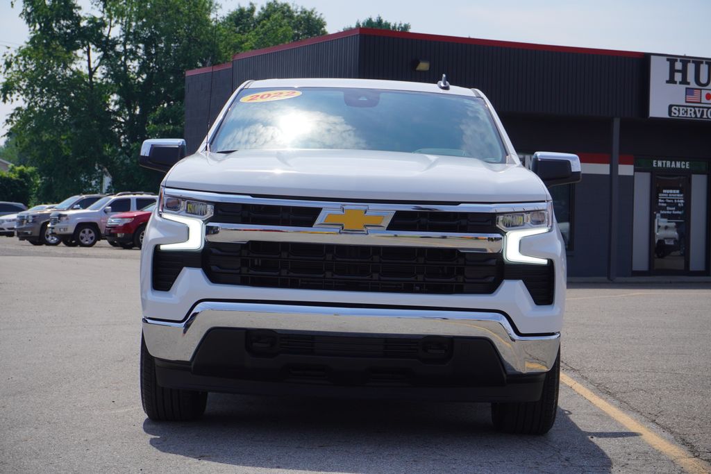 2022 Chevrolet Silverado 1500 LT photo 2