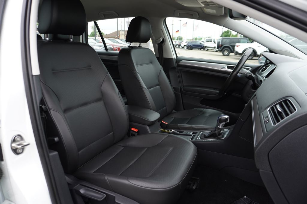 used 2016 Volkswagen e-Golf car, priced at $10,482