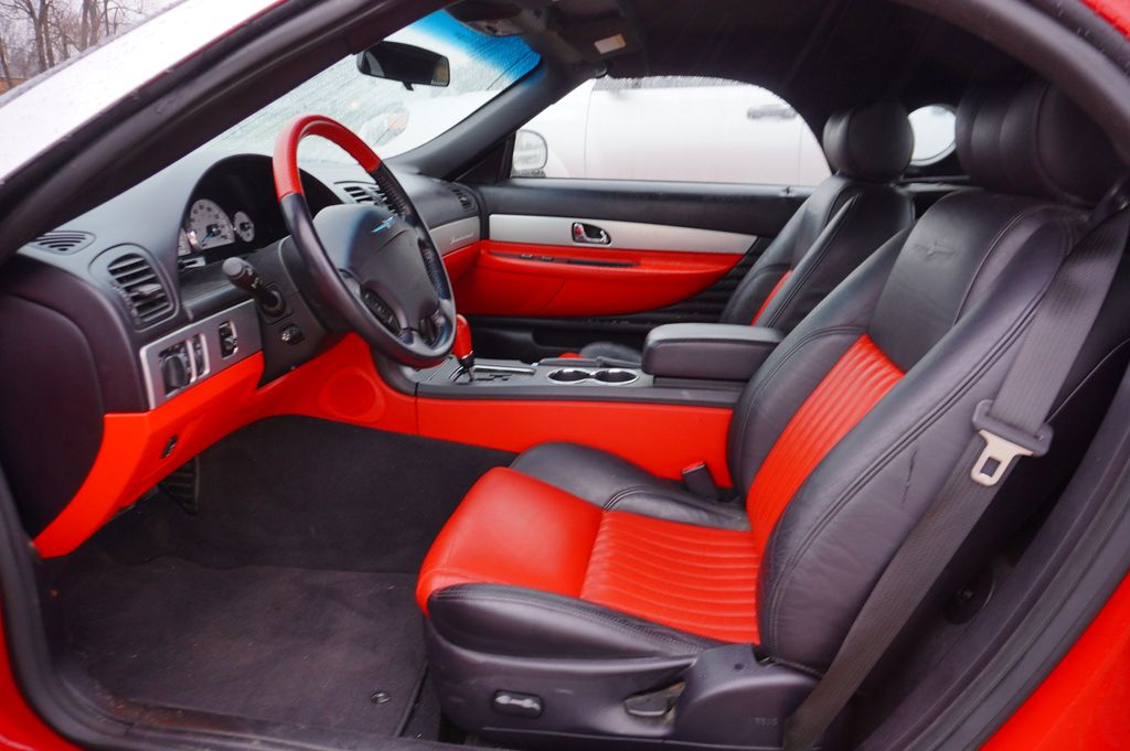 2005 Ford Thunderbird photo 2