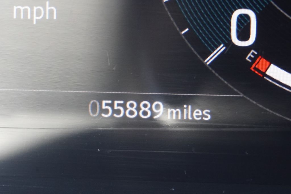 used 2024 Land Rover Discovery car, priced at $31,065