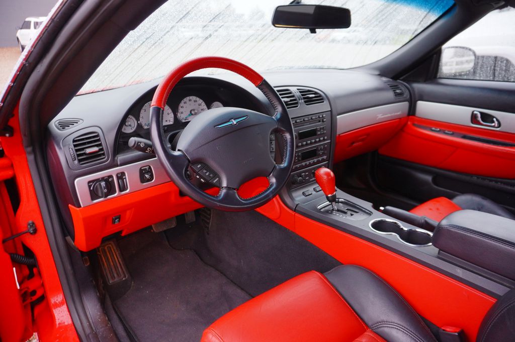 2005 Ford Thunderbird photo 3