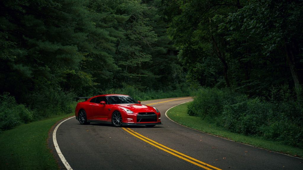 2013 Nissan GT-R Premium photo 2