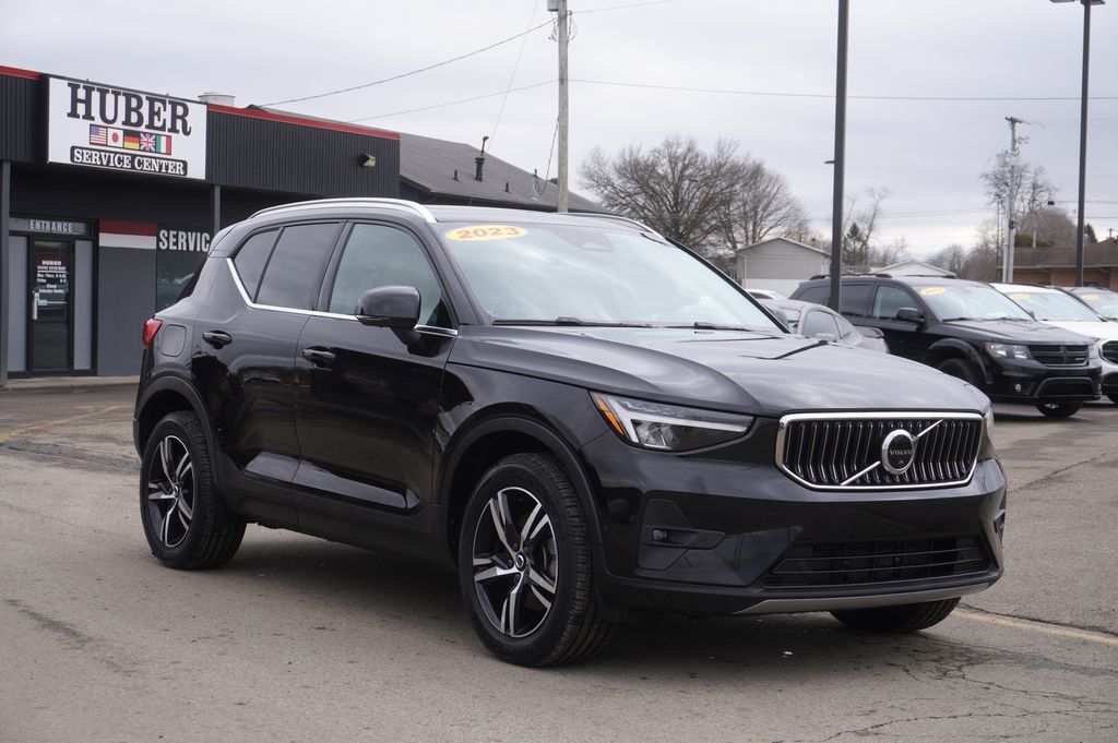 used 2023 Volvo XC40 car, priced at $22,421