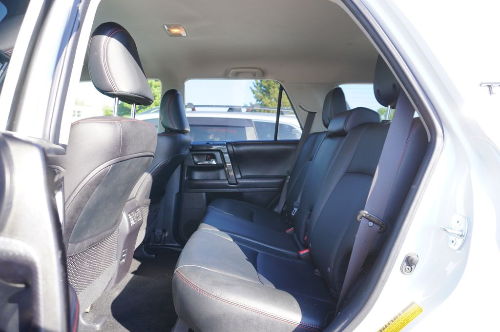 2016 Toyota 4Runner SR5 Premium photo 4
