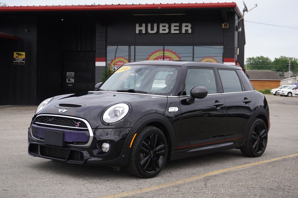 2018 MINI Cooper S 4 Door's photo