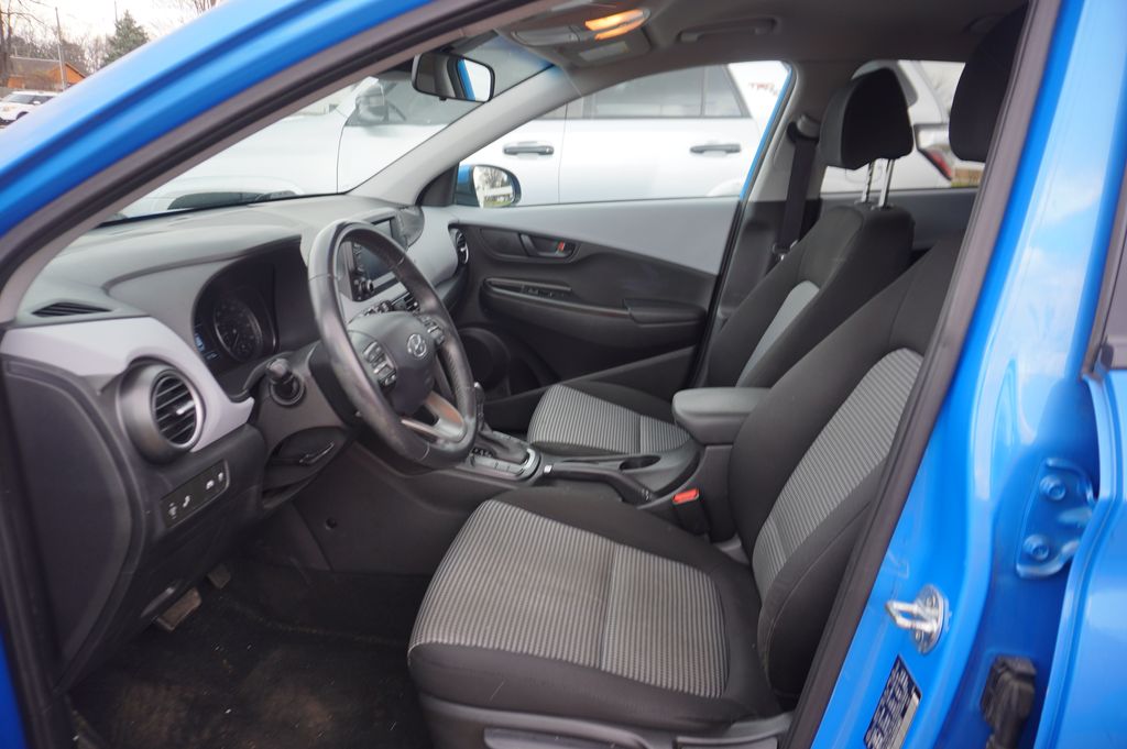 2020 Hyundai Kona SEL photo 2