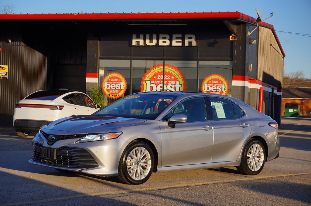 2019 Toyota Camry XLE's photo