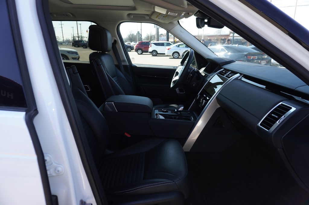 used 2024 Land Rover Discovery car, priced at $31,065