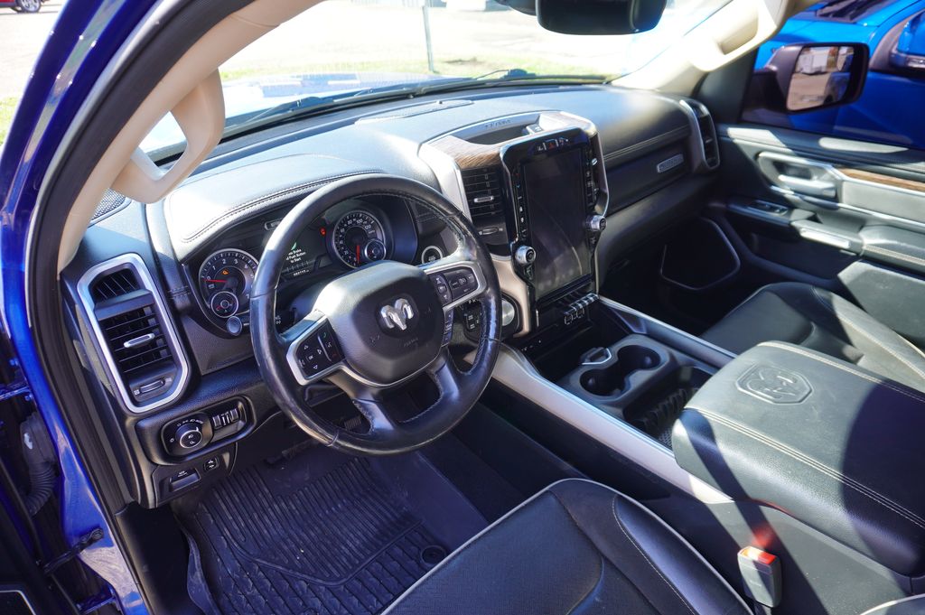 2019 Ram 1500 Laramie photo 3