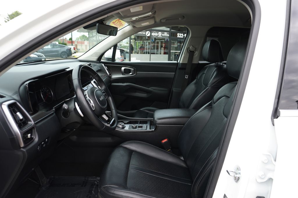 used 2022 Kia Sorento Hybrid car, priced at $25,778