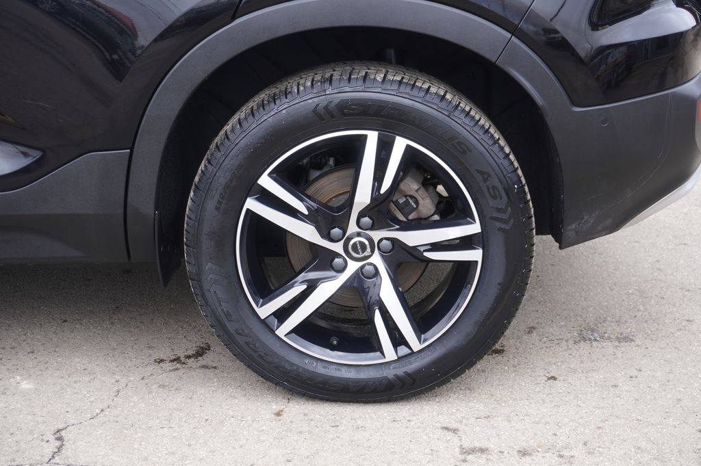 used 2023 Volvo XC40 car, priced at $22,421