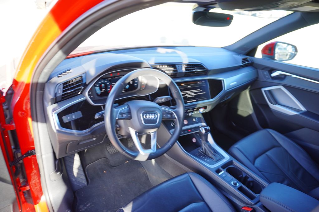 2023 Audi Q3 45 TFSI S line Premium photo 3