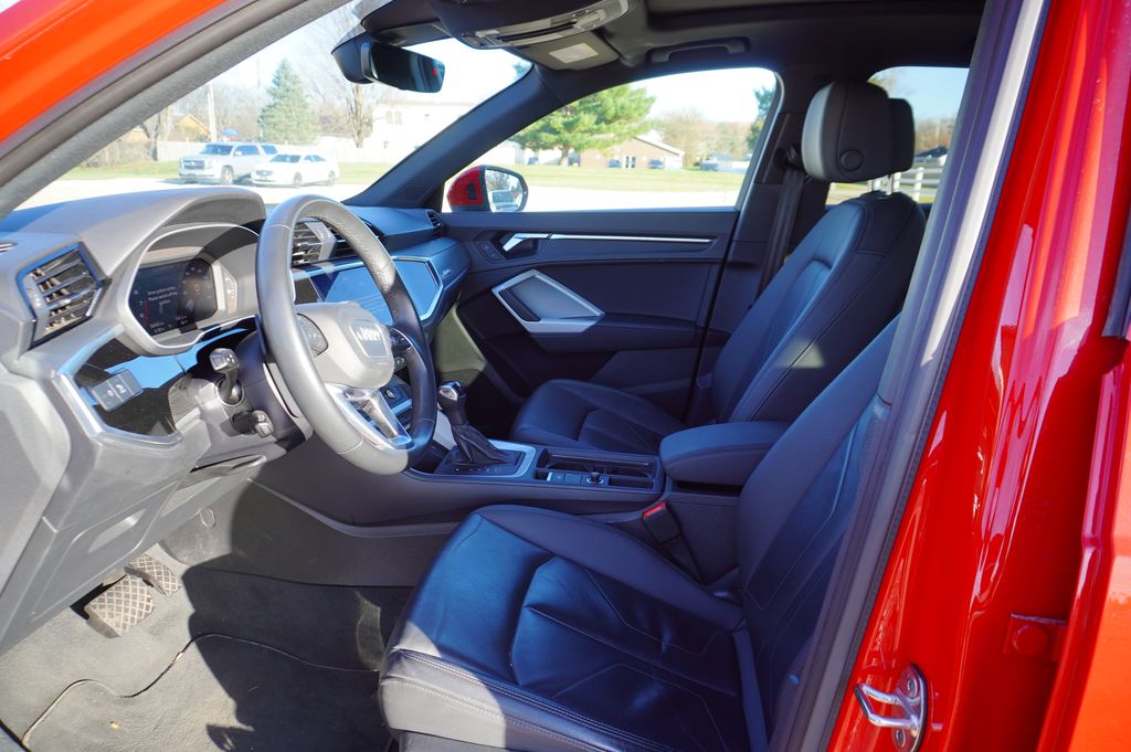 2023 Audi Q3 45 TFSI S line Premium photo 2