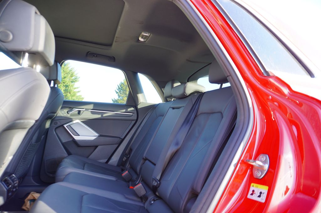 2023 Audi Q3 45 TFSI S line Premium photo 4