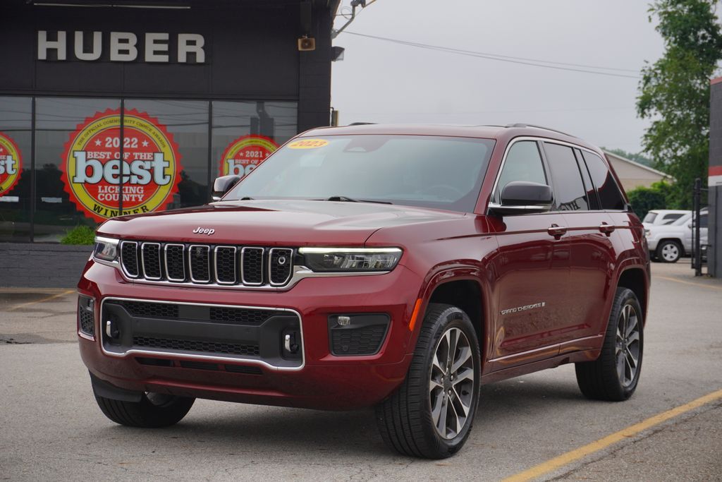 2023 Jeep Grand Cherokee Overland photo 3