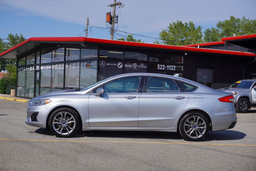 2020 Ford Fusion SEL photo 4