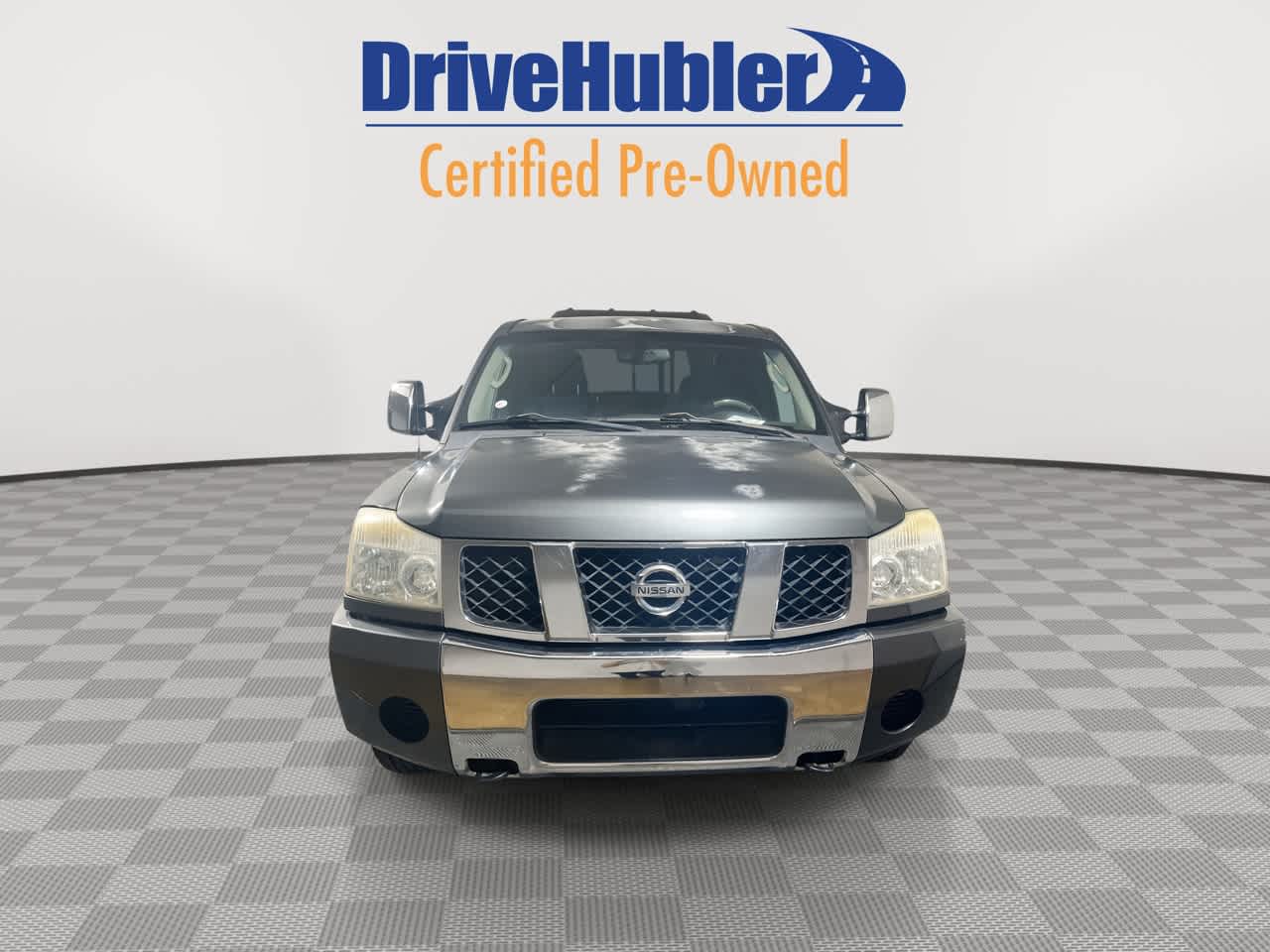 2005 Nissan Titan SE King Cab photo 2