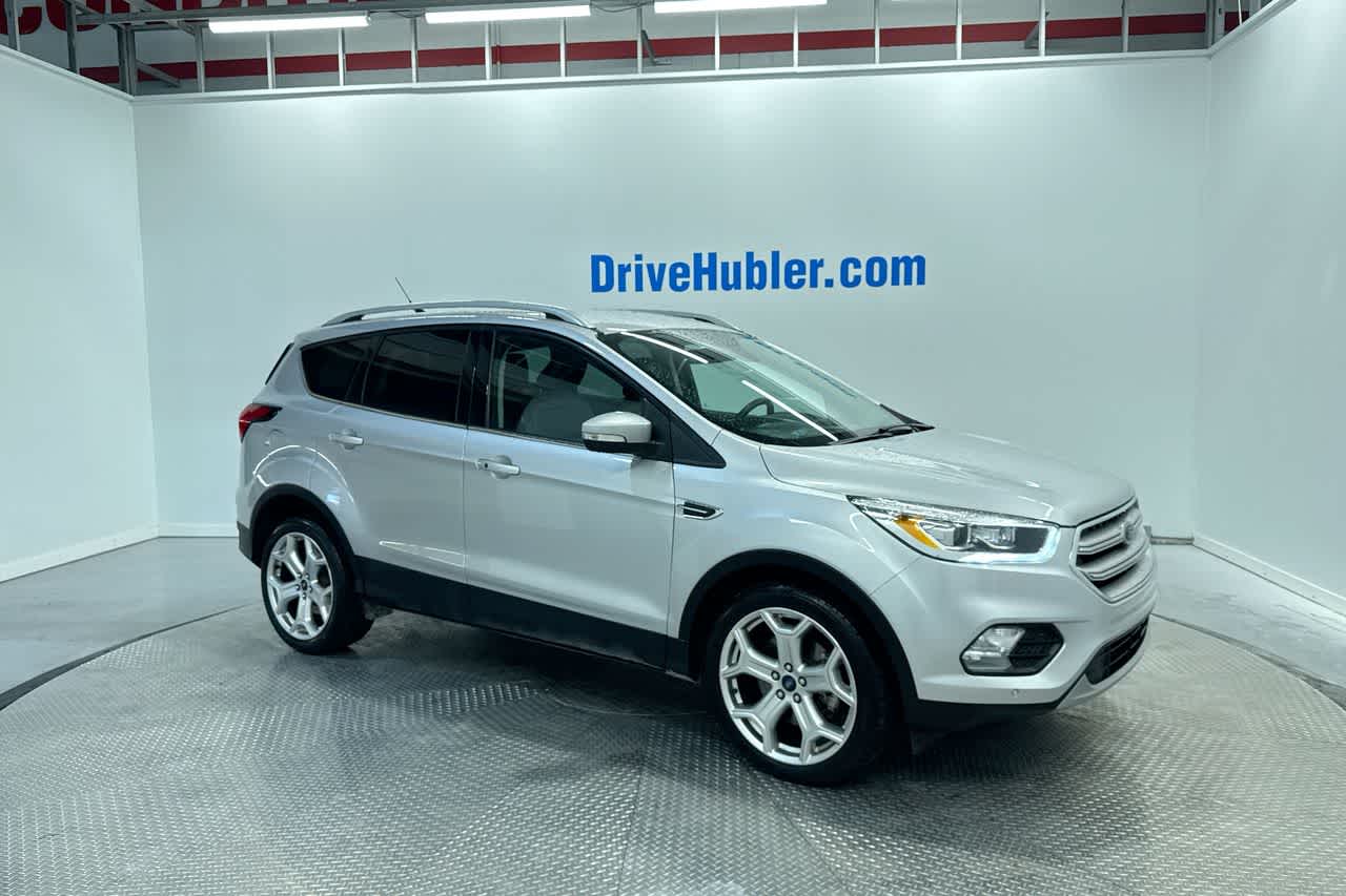 2019 Ford Escape Titanium photo 2