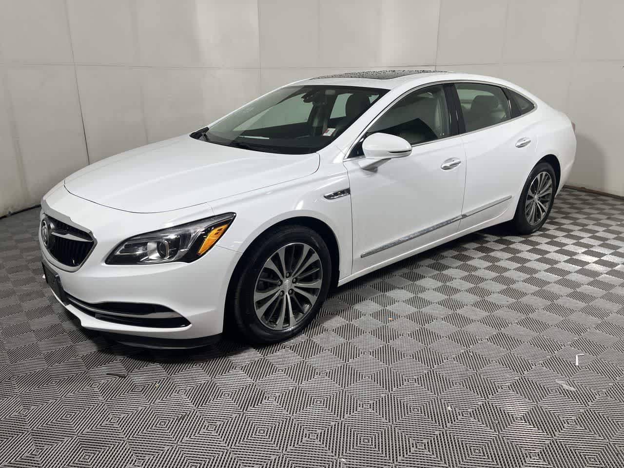 2019 Buick LaCrosse Essence photo 2
