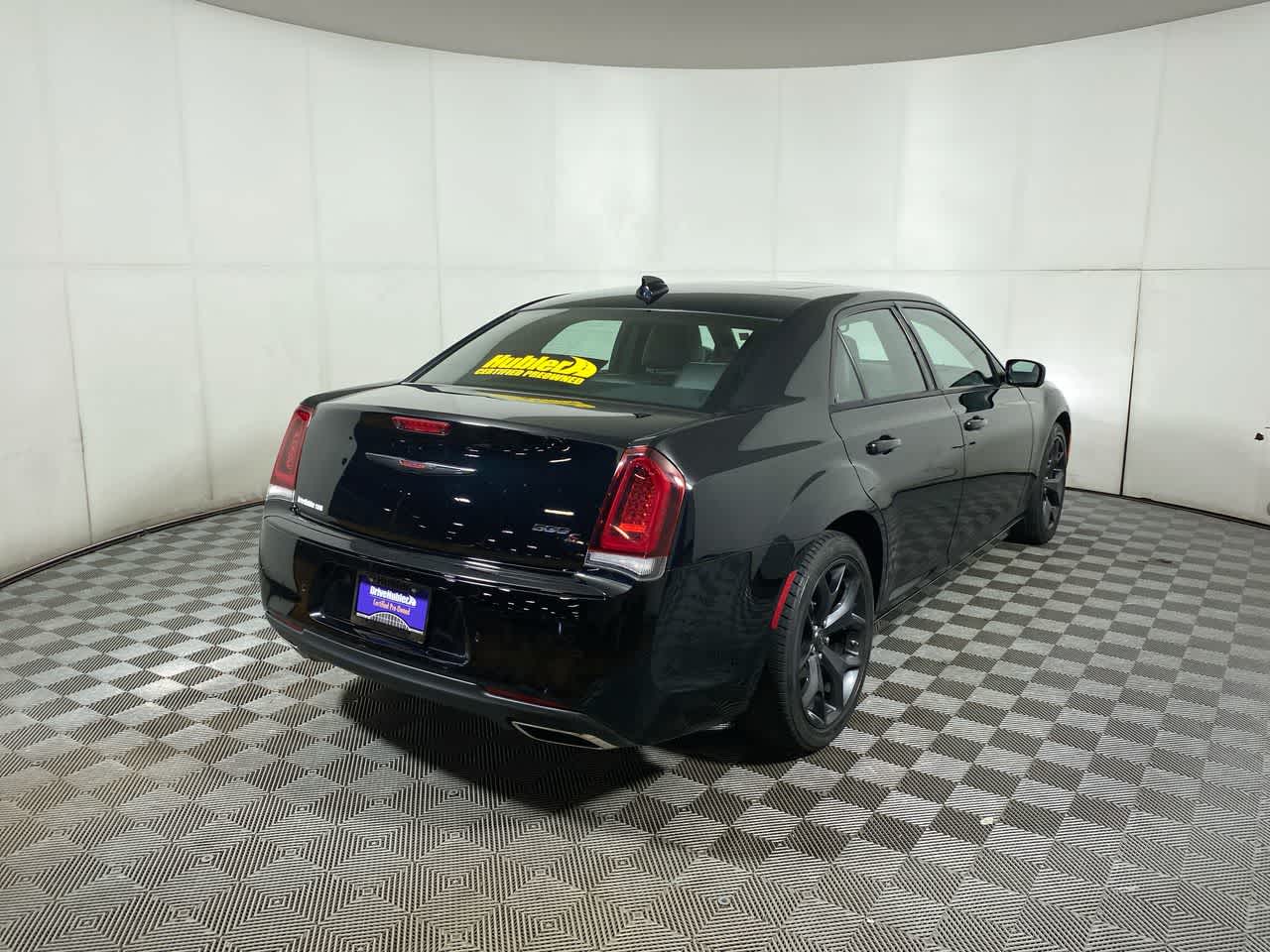 2023 Chrysler 300 S photo 2