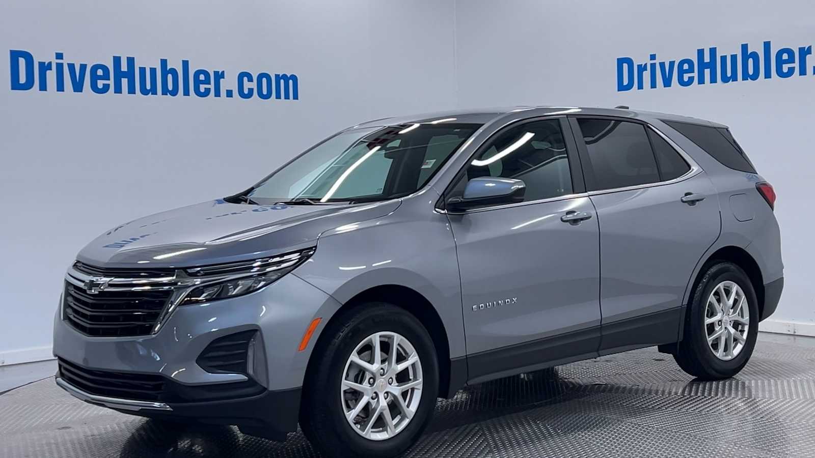 2024 Chevrolet Equinox LT photo 3
