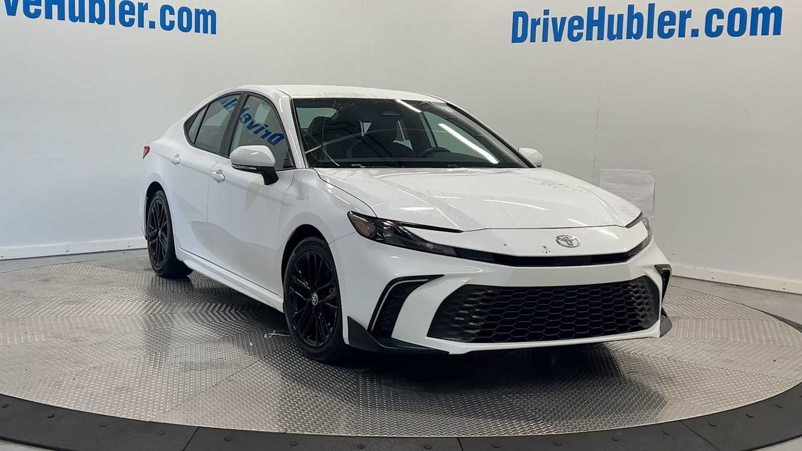 2025 Toyota Camry SE photo 2