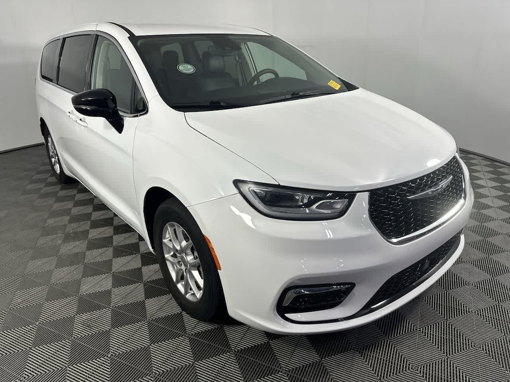 Used 2024 Chrysler Pacifica Touring L Van Passenger Van