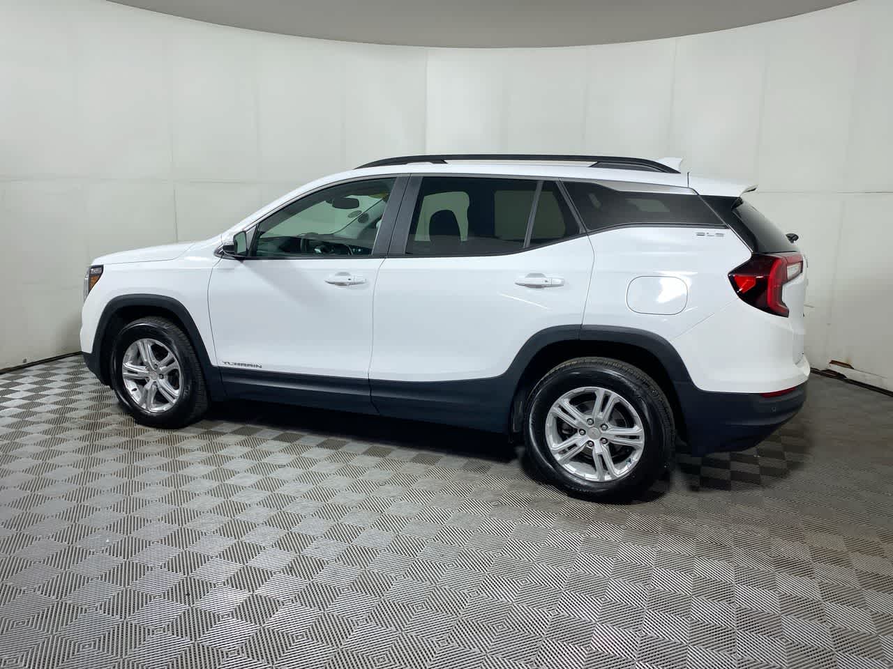 2023 Gmc Terrain SLE photo 4