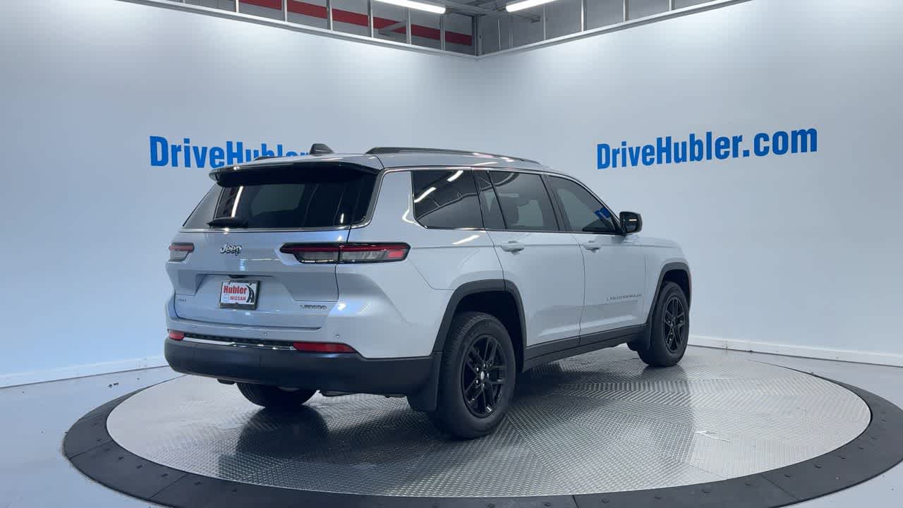 2024 Jeep Grand Cherokee Laredo photo 3