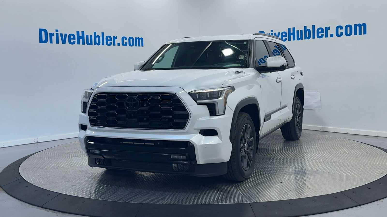 2024 Toyota Sequoia Platinum photo 2