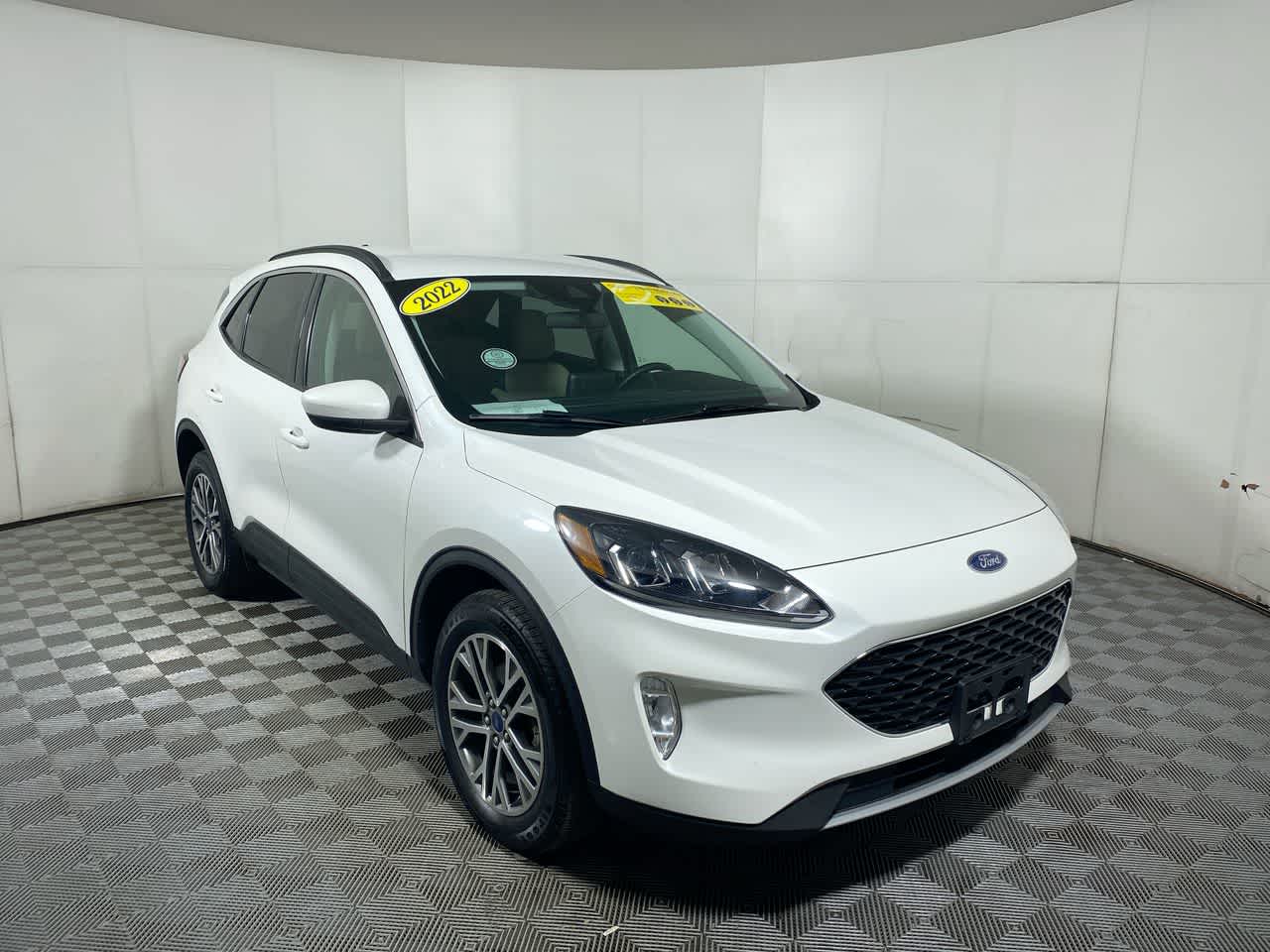 2022 Ford Escape SEL photo 2