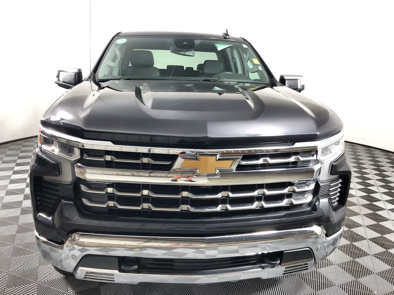 2023 Chevrolet Silverado 1500 LTZ photo 2