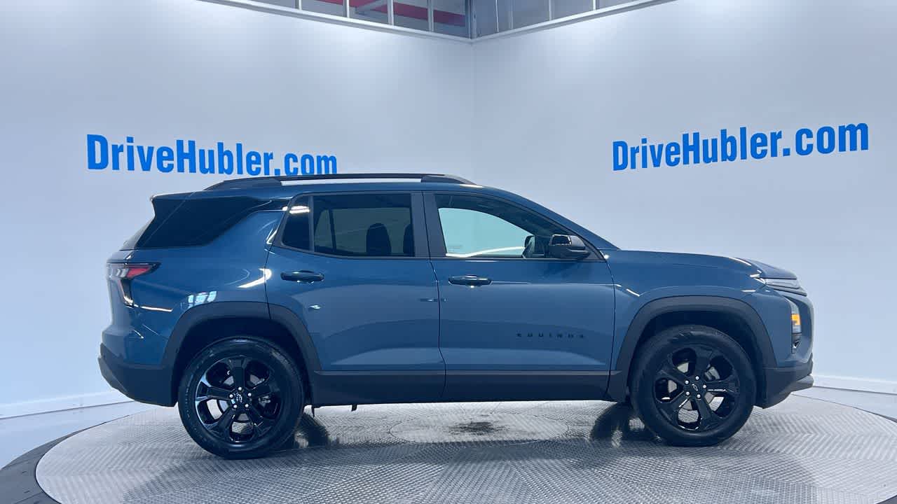 2025 Chevrolet Equinox LT photo 2