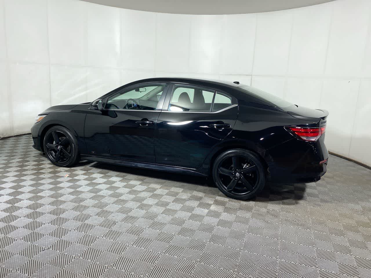 2022 Nissan Sentra SR photo 3