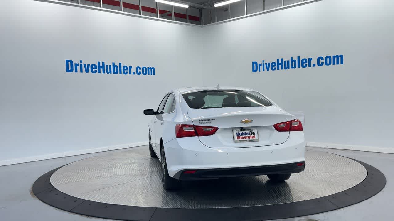 2024 Chevrolet Malibu 1LT photo 2