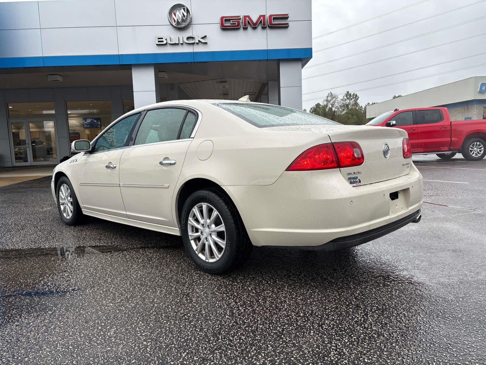 2011 Buick Lucerne CXL photo 3