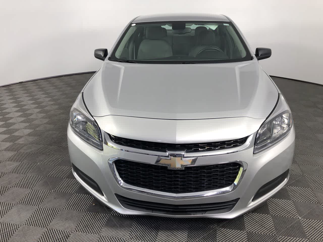 2015 Chevrolet Malibu LS photo 3