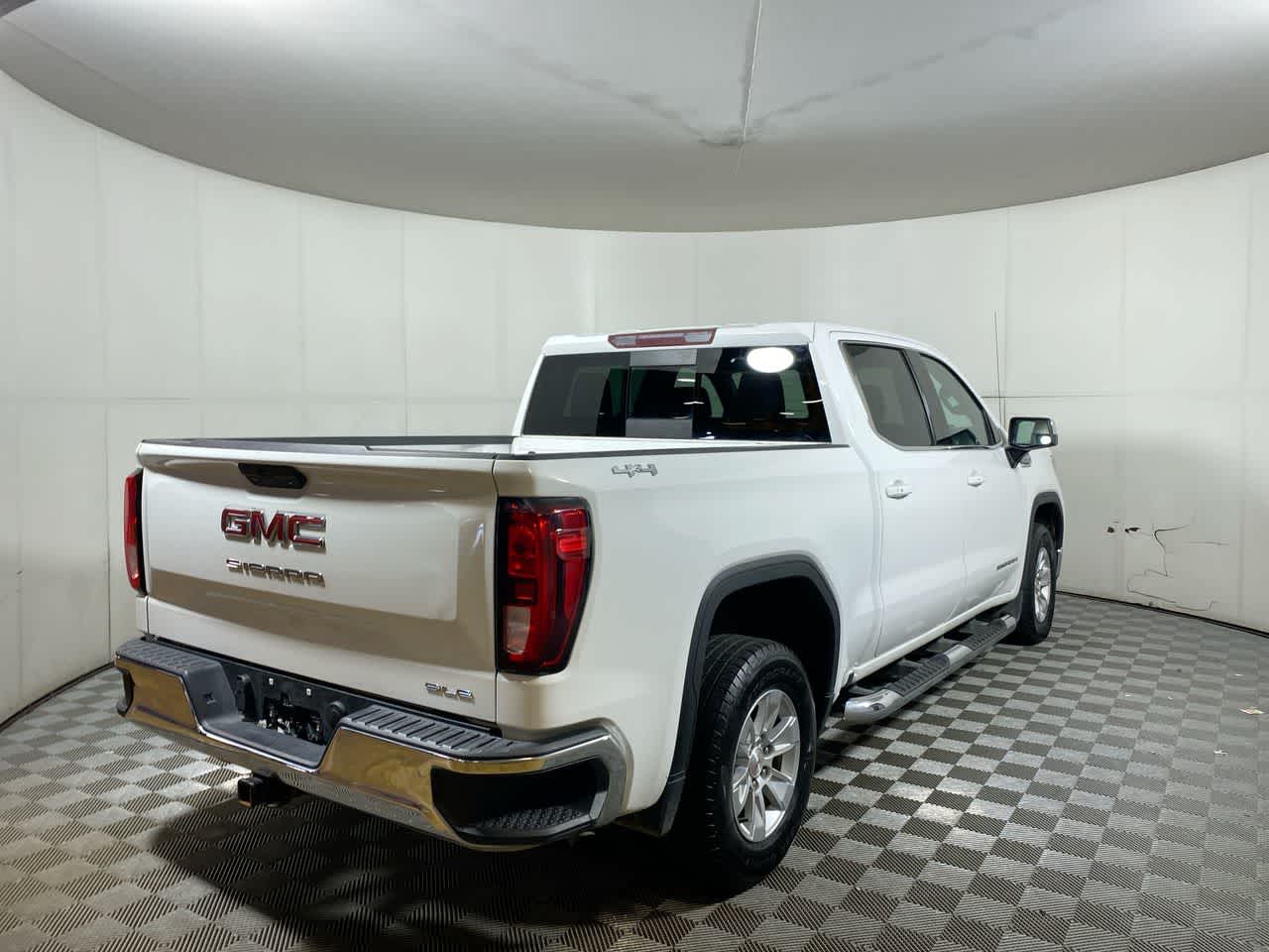 2019 Gmc Sierra 1500 SLE photo 2