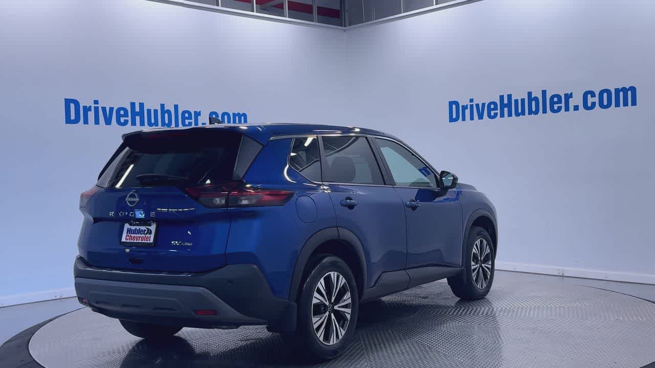 2022 Nissan Rogue SV photo 3