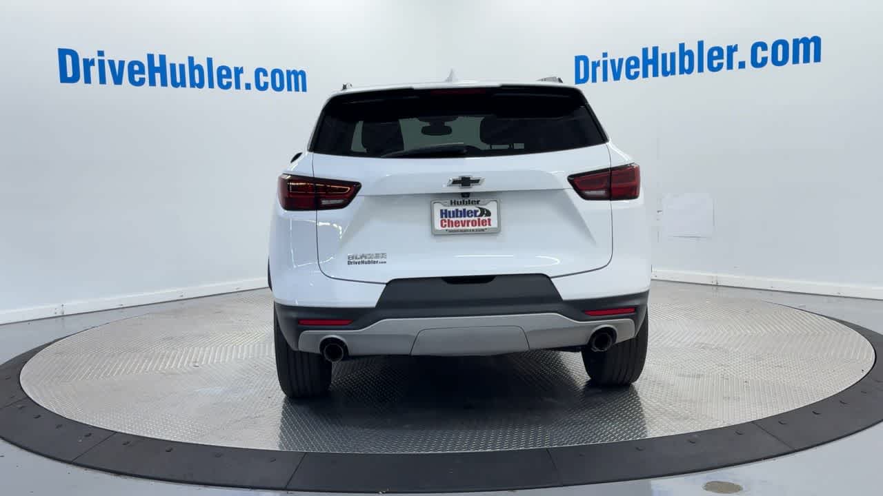 2024 Chevrolet Blazer 2LT photo 2