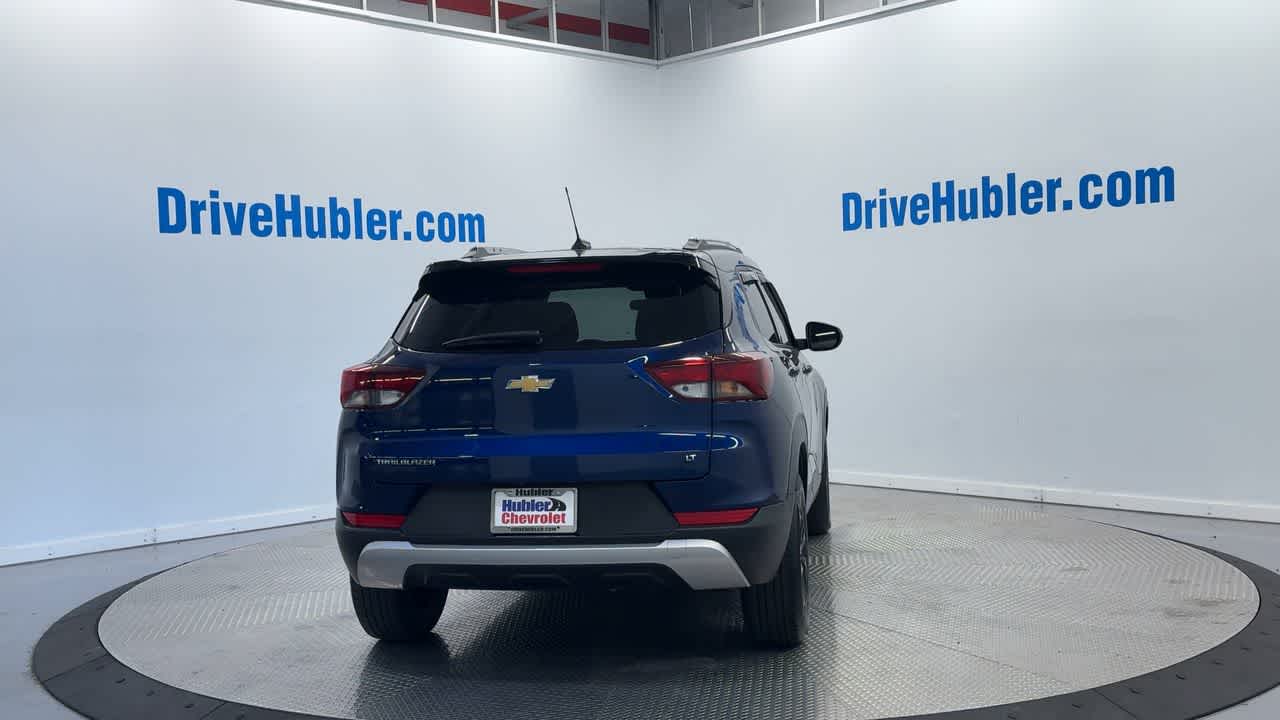 2023 Chevrolet Trailblazer LT photo 2