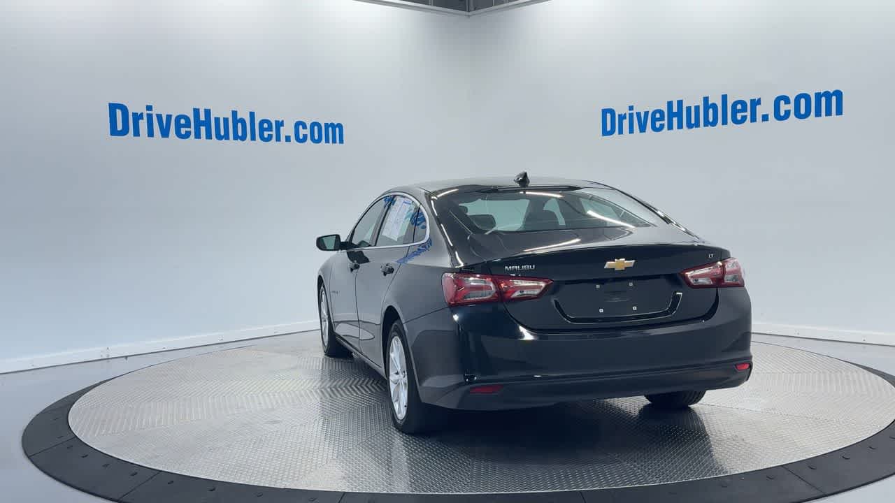 2022 Chevrolet Malibu 1LT photo 2