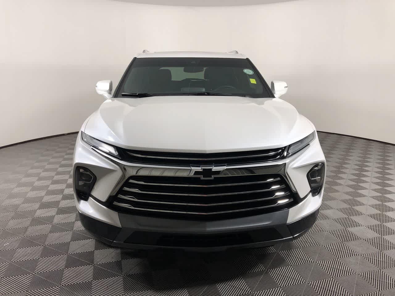 2025 Chevrolet Blazer Premier photo 3