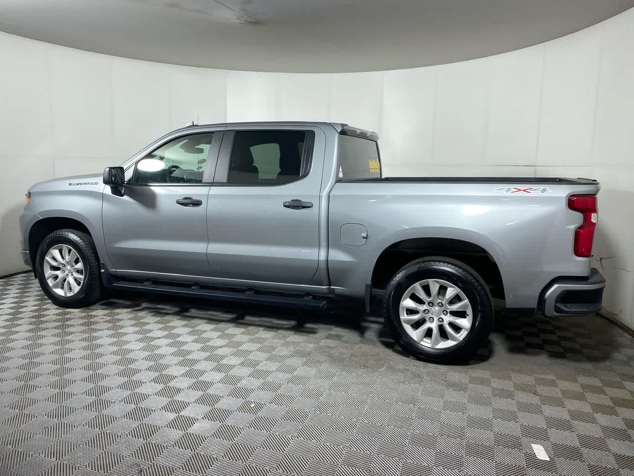 2024 Chevrolet Silverado 1500 Custom photo 4