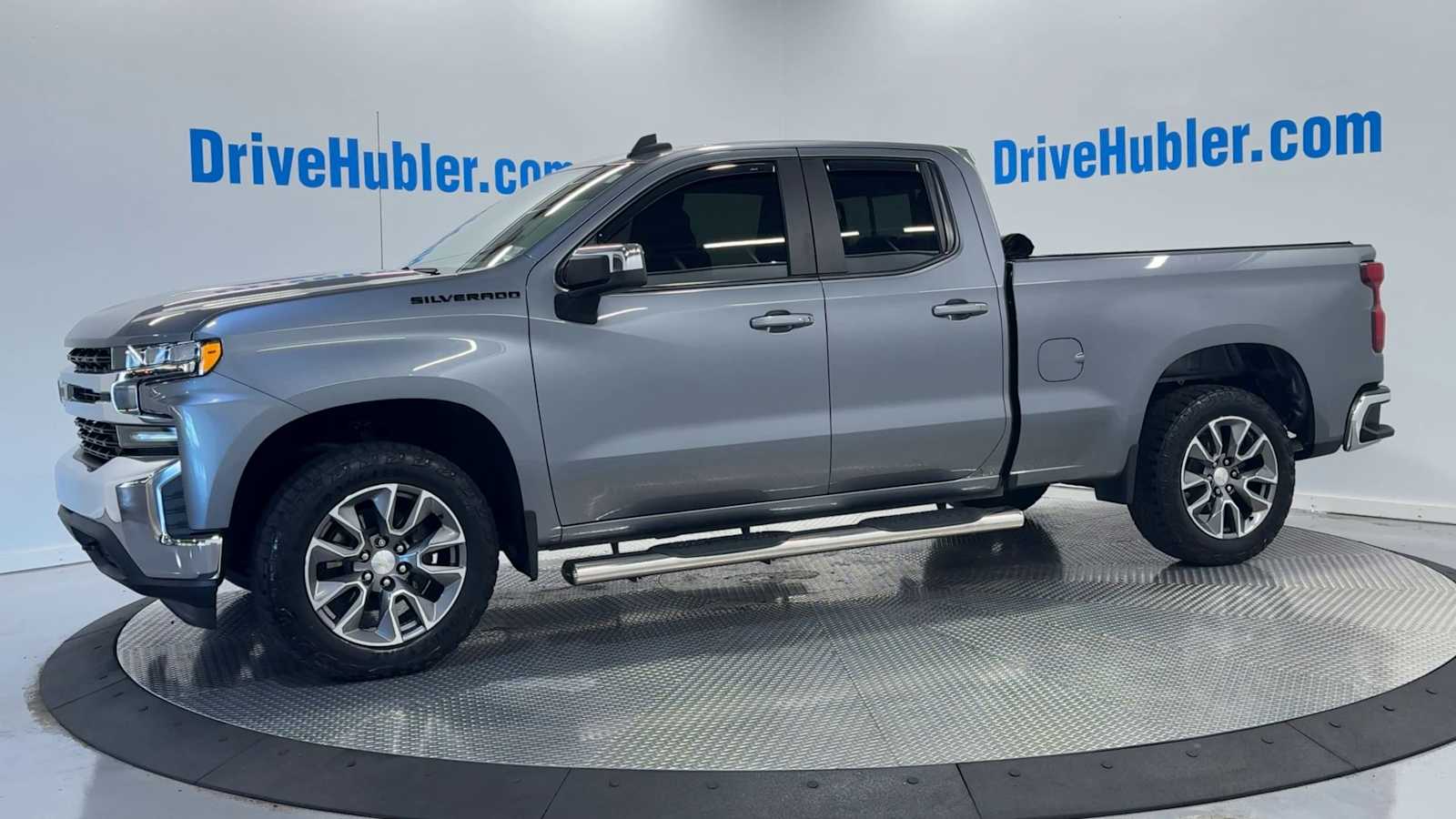 2021 Chevrolet Silverado 1500 LT photo 3