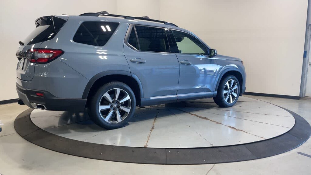 Used 2023 Honda Pilot Elite SUV