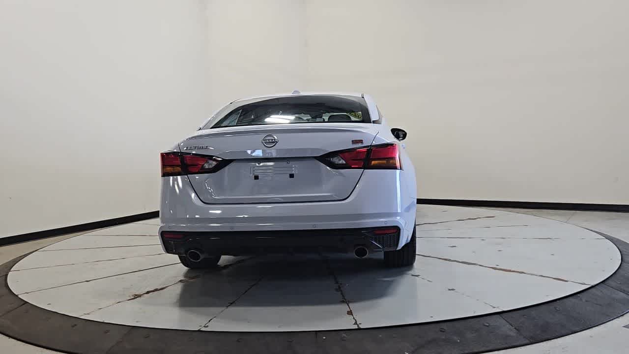 2023 Nissan Altima 2.5 SR photo 2