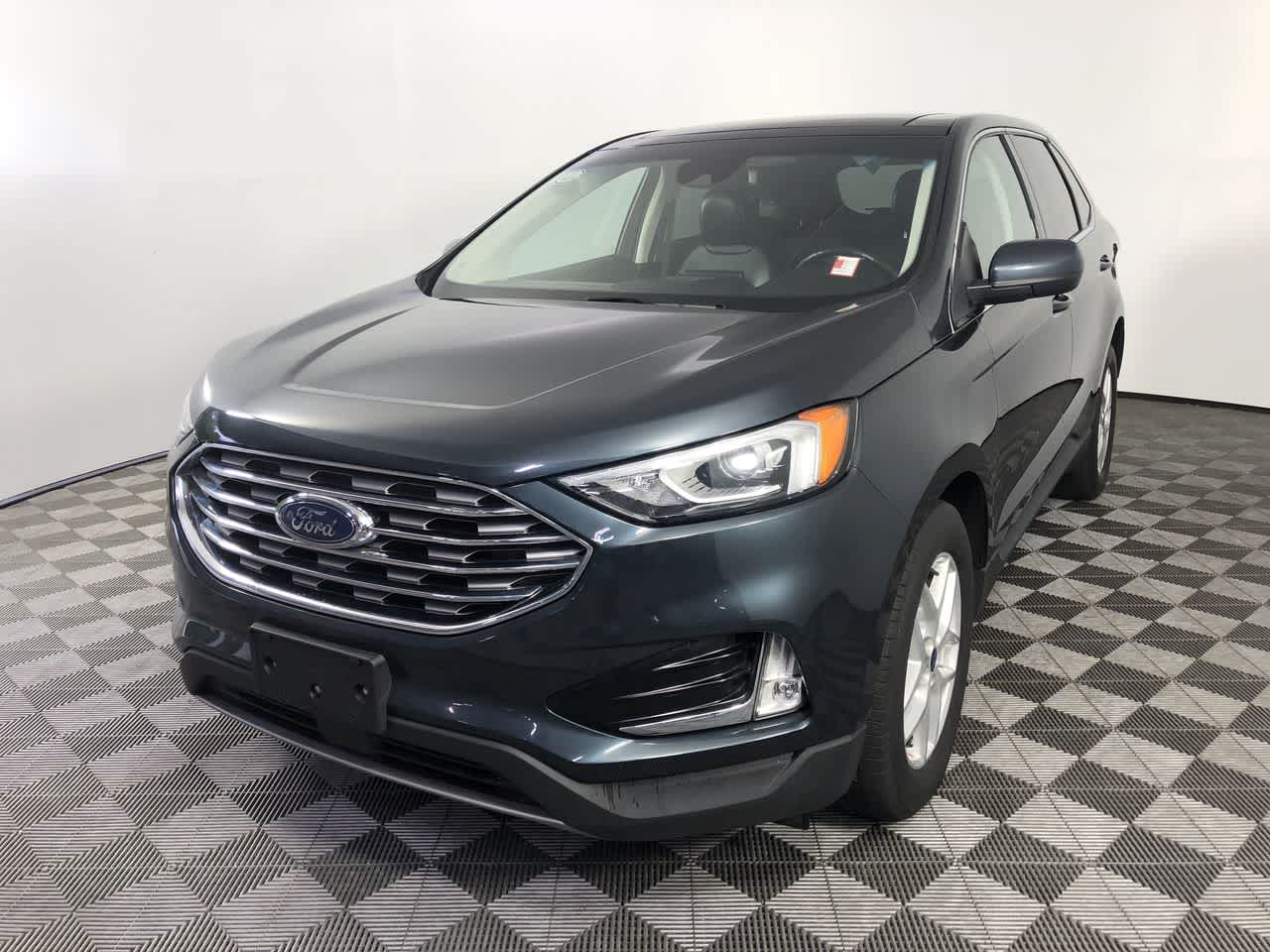 2022 Ford Edge SEL photo 4