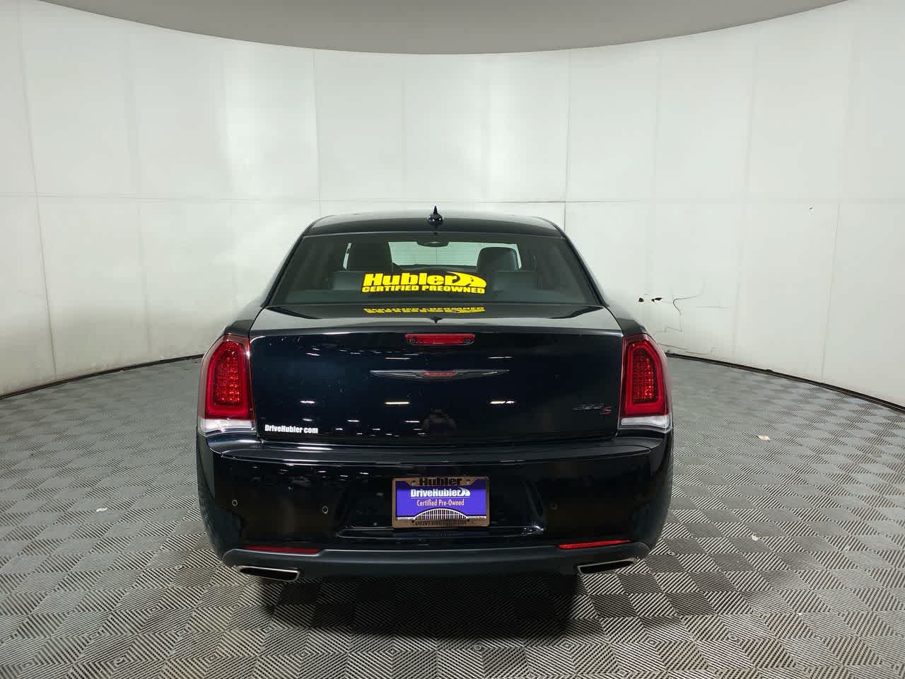 2023 Chrysler 300 S photo 3